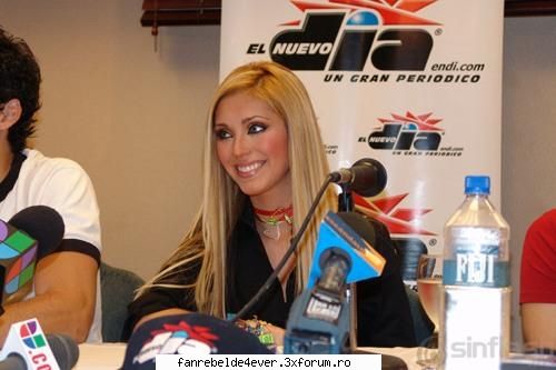 Poze Anahi - dar aici am parul drapt - Poze Rbd/Rebelde