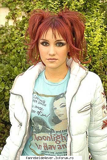 Poze Dulce Maria - are doua codite fffff frumoase - Poze Rbd/Rebelde
